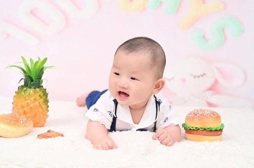 巴彦淖尔市宝宝在妈妈肚子里
